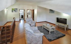 Elegant House In Santa Maria Da Feira With Balcony And City View
